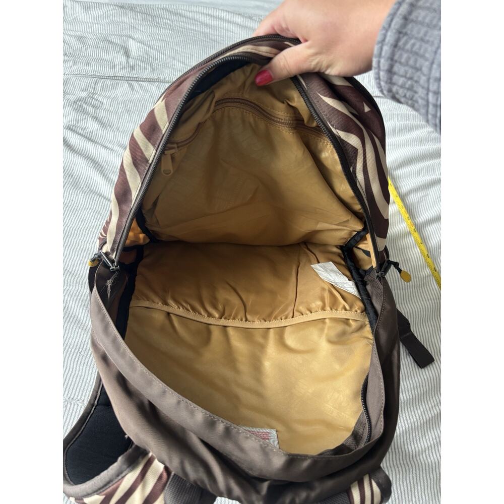 Burton Zebra Backpack - Picture 5 of 8